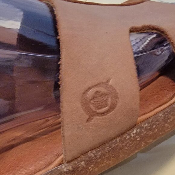 Born Timina Brown Leather T Strap Cushioned Sandal w Toe Thong - Picture 11 of 15